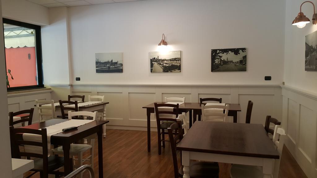 Albergo Pizzeria Sole サン・ジョヴァンニ・ルパトート エクステリア 写真