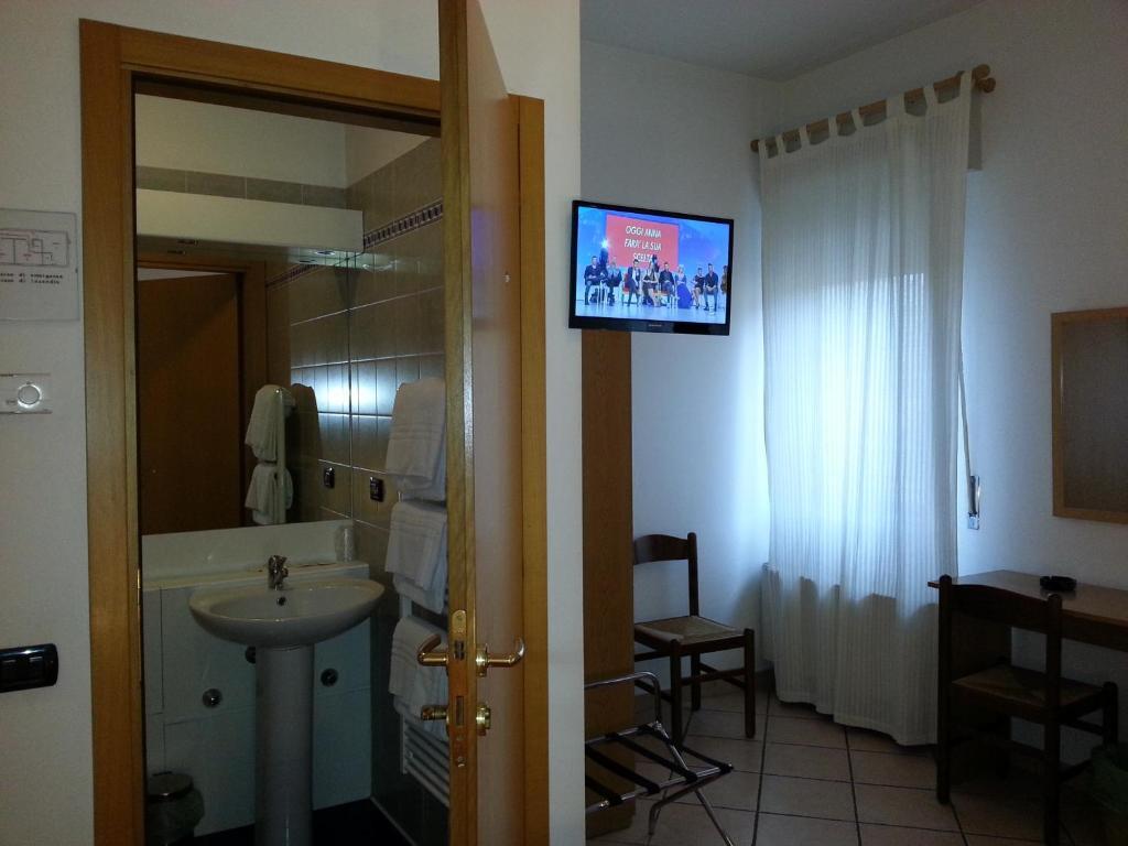 Albergo Pizzeria Sole サン・ジョヴァンニ・ルパトート 部屋 写真